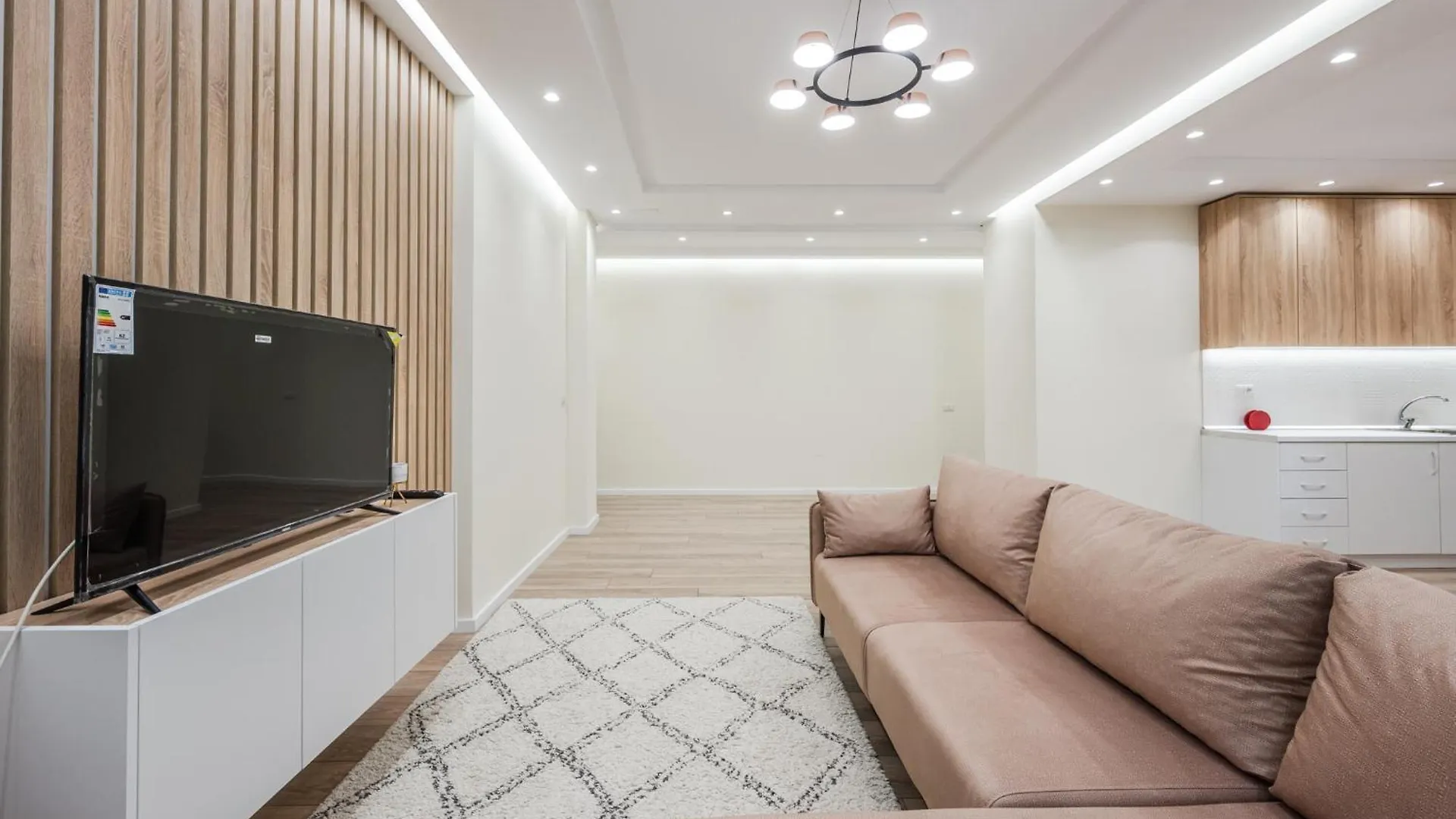 Apartment Lucas Central Home Tirana