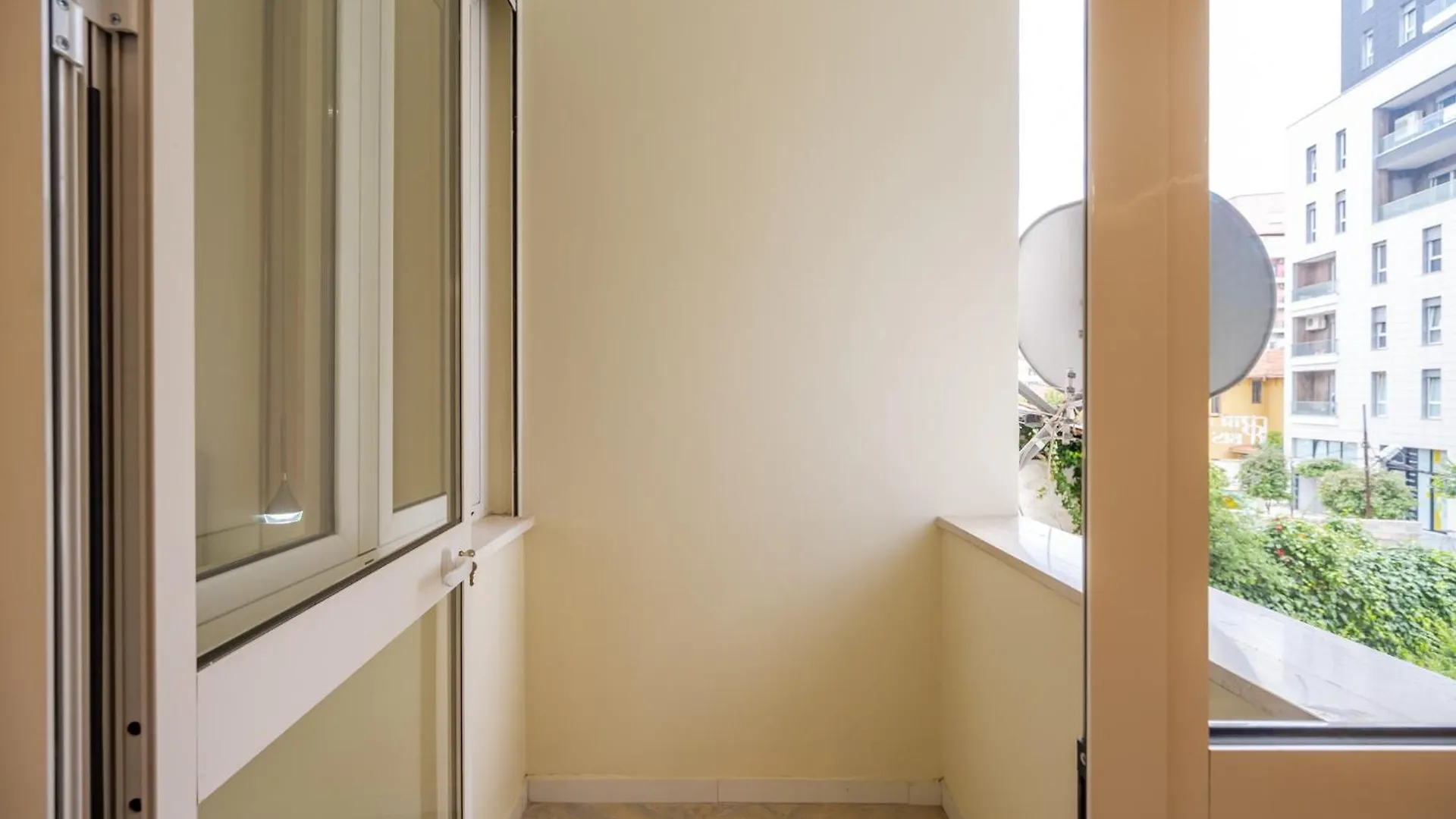 Lucas Central Home Tirana Apartment