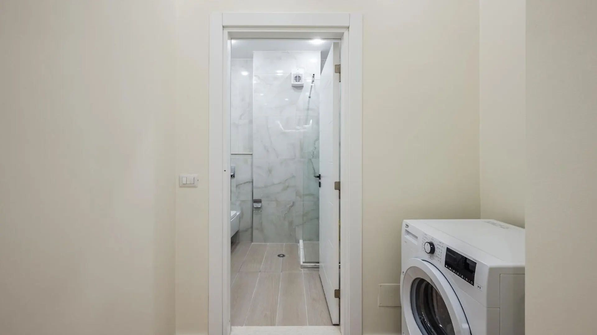 Lucas Central Home Tirana